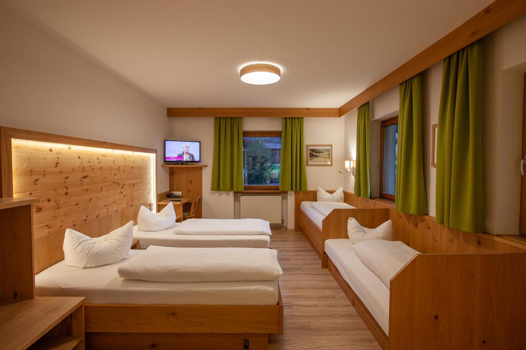 Landgasthof Jagerwirt Volders Szoba fotó